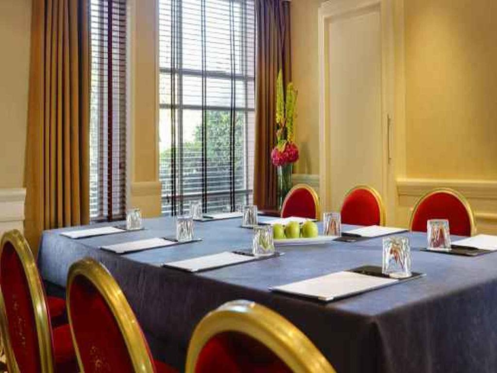 Clyde Court Hotel Дублин Экстерьер фото